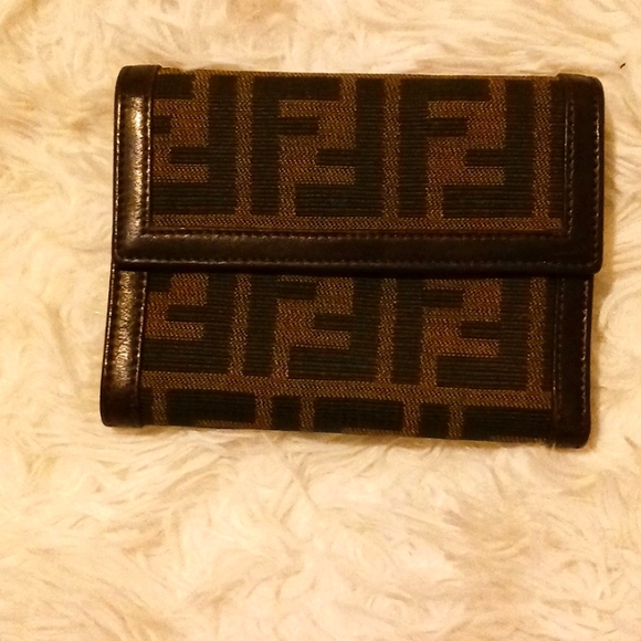 Fendi zucca wallet. - Picture 1 of 12